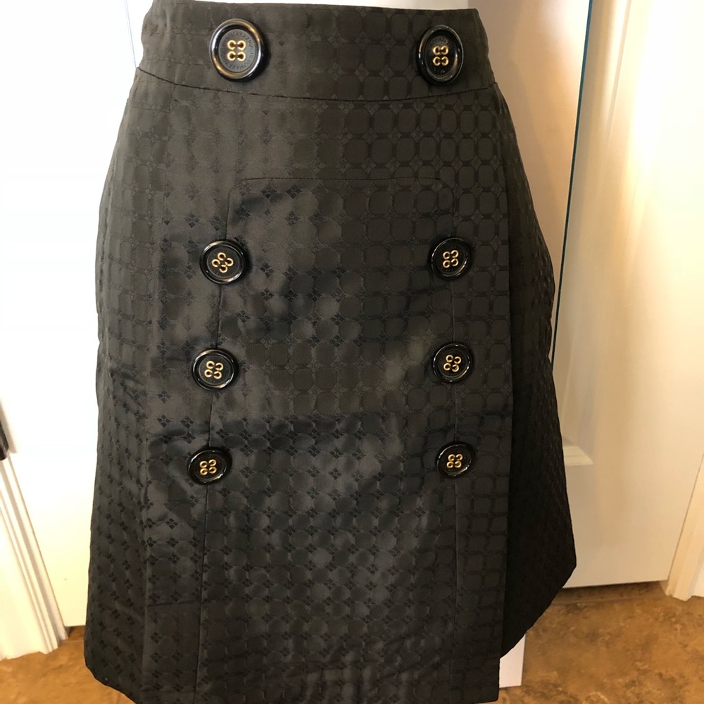 NWT BCBG skirt size 12 black with pockets buttons